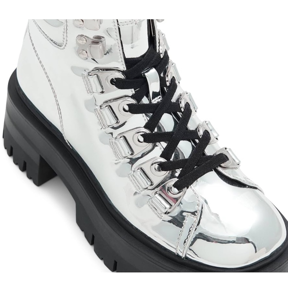 Metallic boots - Picture 4 of 11